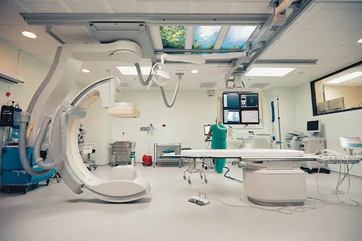 Nuestra tecnología nos permite atenderle con rapidez... y nuestra gente con calidez.