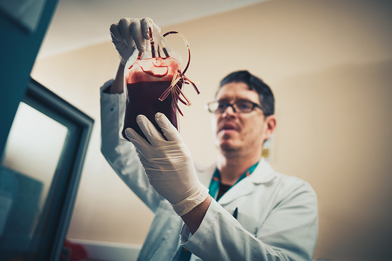 Medicina: faro del bienestar humano.