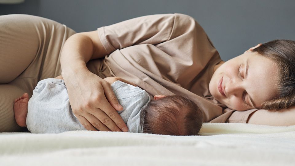 En nuestra clínica, estamos dedicados a apoyar y guiar a las madres en su viaje de lactancia.